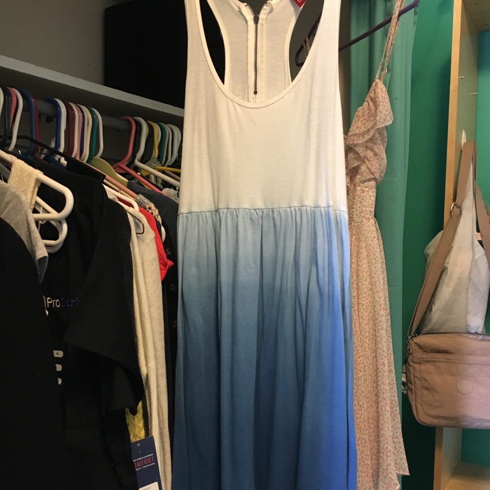 Dress - Picture 2 of 4